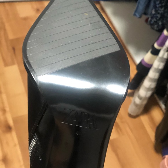 SOLD Zara Shiny Heeled Ankle Boots - Picture 8 of 8